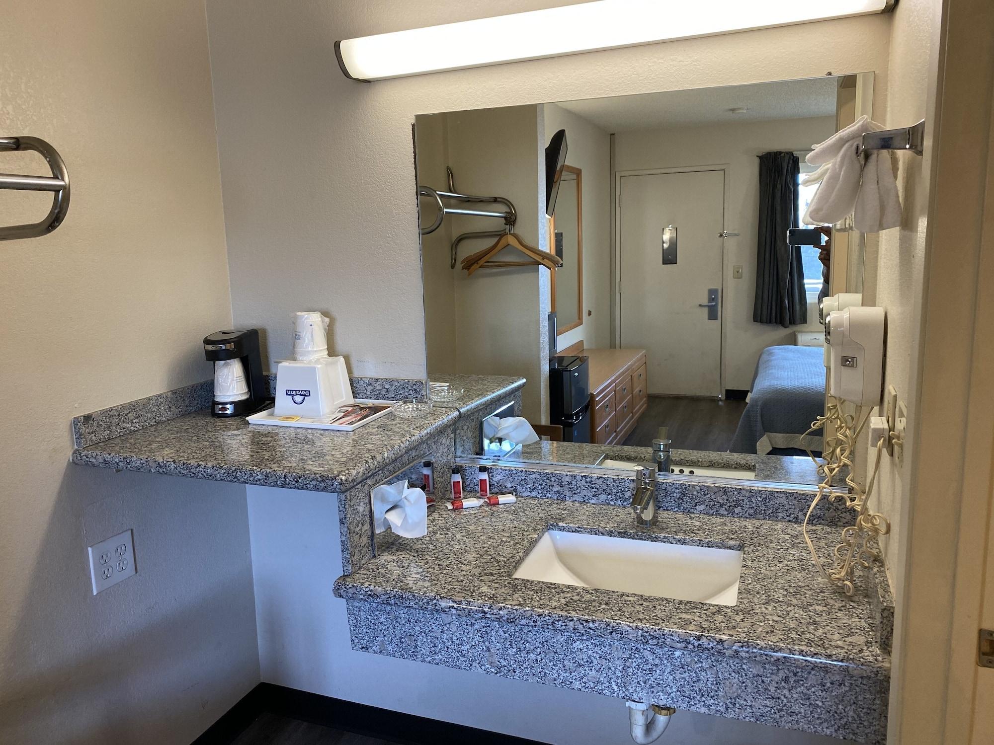 Motel Days By Wyndham Barstow